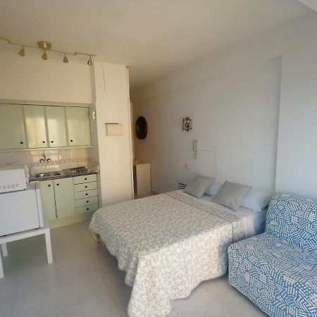 Lovely Apartment In Front Of The Beach. Fuengirola Kültér fotó